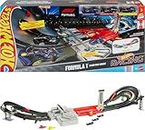 Hot Wheels Toy Car Track Set, Formula 1 Grand Prix Circuit Track Set with 3 1:64 Scale Die-Cast Toy Cars, Two Modes of Racing with a Motorized Booster