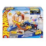 Hot Wheels Toy Car Track Set, Super Police Station Playset with 1:64 Scale Die-Cast Vehicle, Adjustable Loop for Multiple Ways to Race & Stunt
