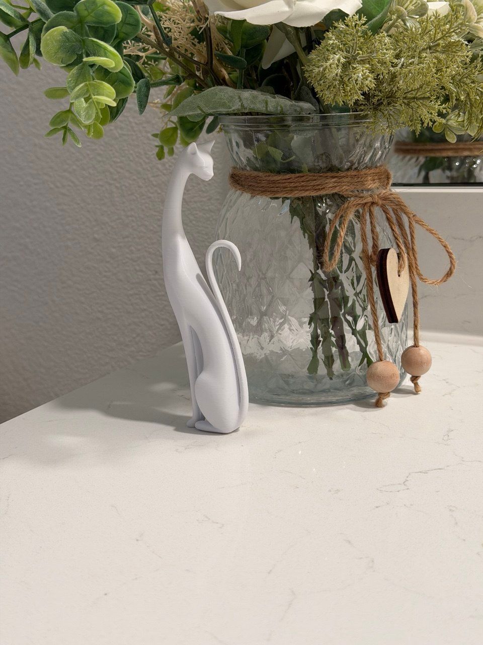 3D Printed Abstract Cat Statue, Minimalist Modern Cat Decor, White PLA Sculpture, Elegant Home Shelf Decoration